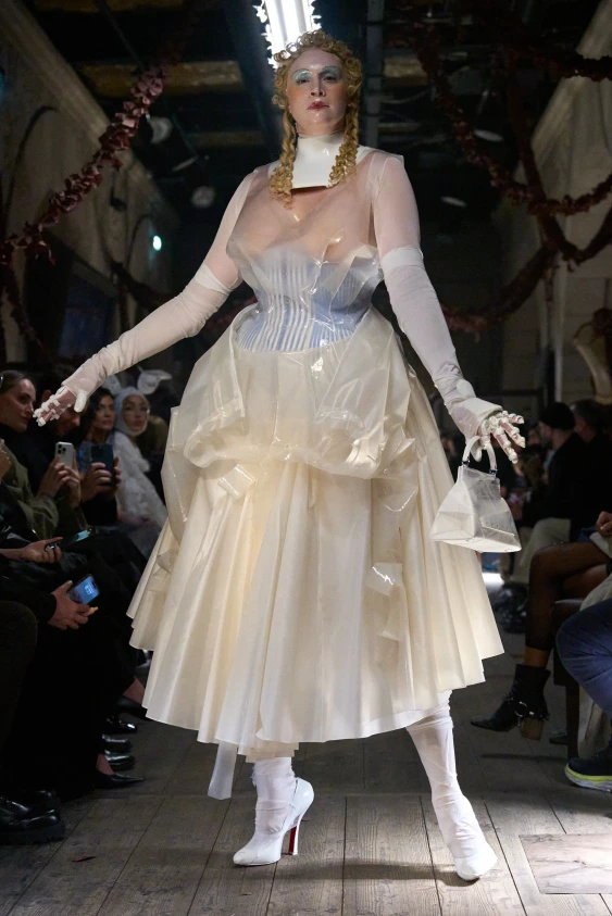 John Galliano, Maison Margiela’dan Ayrılıyor Mu? Moda Dünyasında Büyük Merak Uyandıran İddia